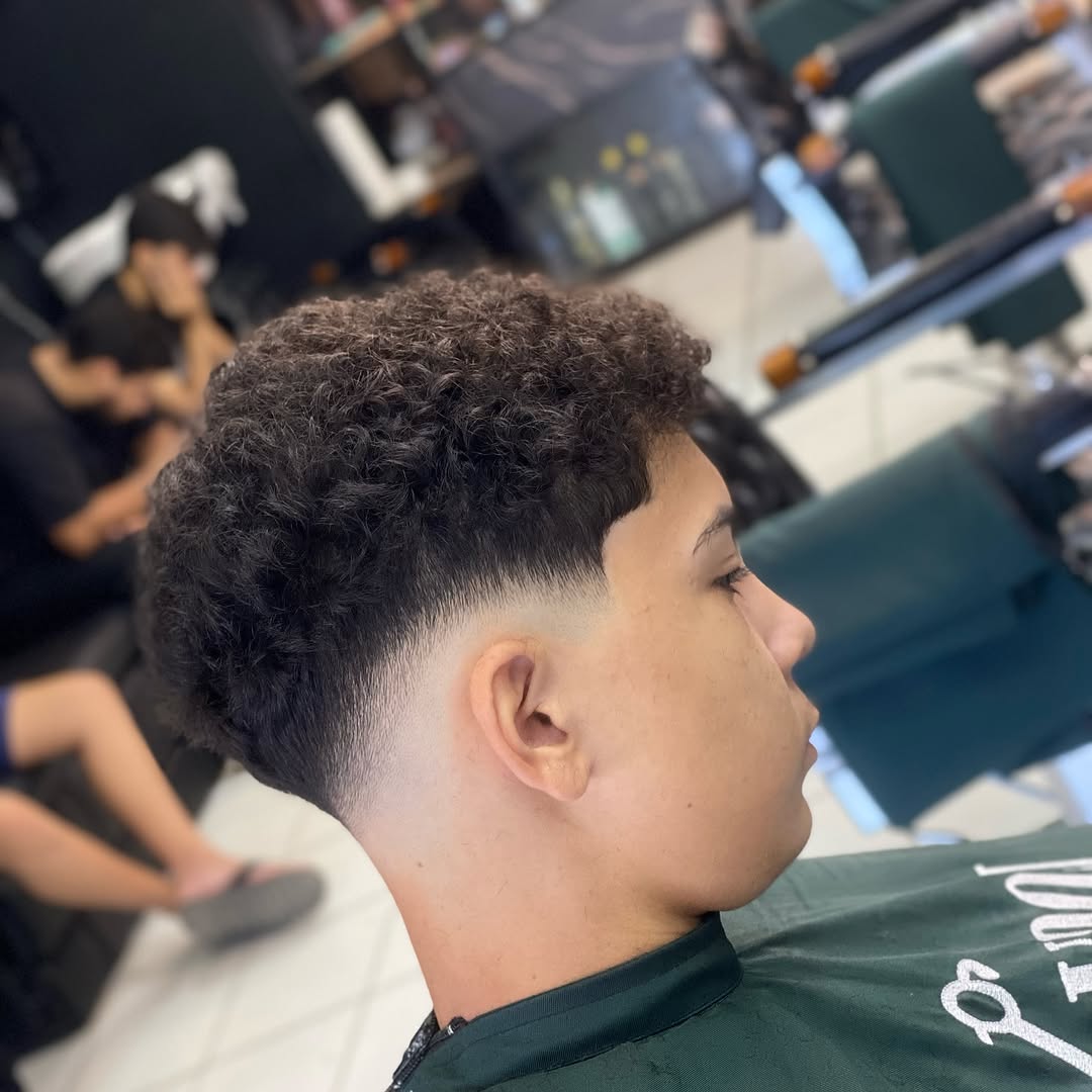 Corte Barbearia Bayron 17